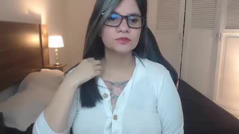 daniellerain online show from April 22, 2026, 10:06 am