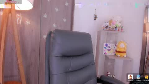 Snapshot of daniellerose_ chatting on May 12, 2026, 9:01 pm Danielle Rose online show from May 12, 2026, 9:01 pm