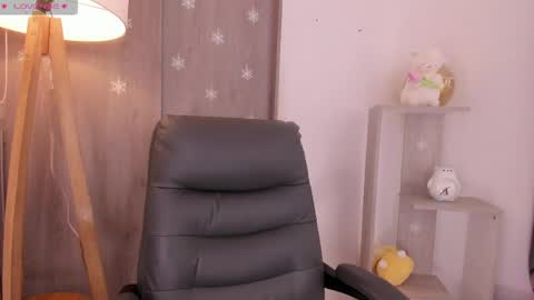 Snapshot of daniellerose_ chatting on June 4, 2026, 11:22 pm Danielle Rose online show from June 4, 2026, 11:22 pm