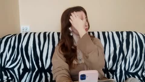 Mia online show from April 5, 2026, 6:21 am