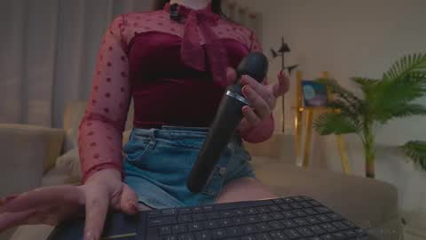      online show from September 14, 2025, 12:32 am