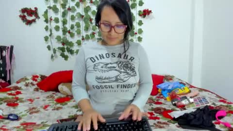 Snapshot of danisecret1 chatting on May 28, 2026, 3:15 am Dani online show from May 28, 2026, 3:15 am