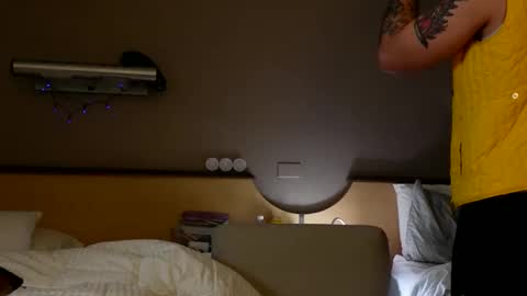 Snapshot of dankfuckcouple chatting on December 10, 2024, 1:22 am dankfuckcouple online show from December 10, 2024, 1:22 am