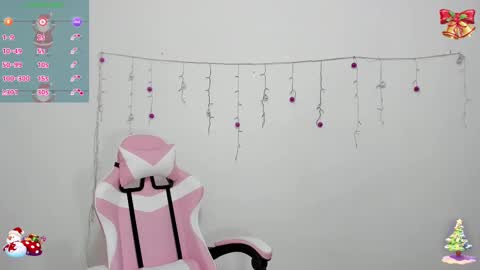 Snapshot of danna_1111 chatting on December 16, 2024, 12:06 pm danna online show from December 16, 2024, 12:06 pm