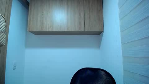 Danna  Ross online show from November 12, 2025, 3:29 am