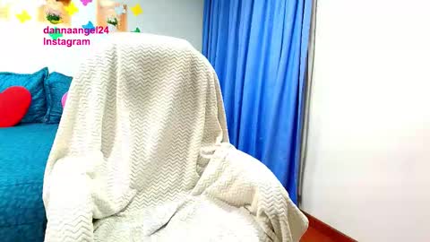 Danna online show from September 18, 2025, 11:07 pm