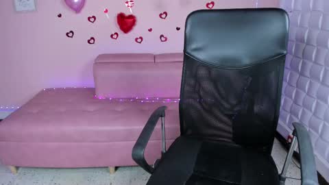 DannaBerry online show from March 5, 2025, 6:45 pm