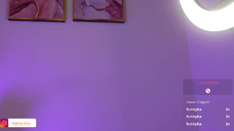 Danna Lovs online show from March 10, 2025, 2:37 pm