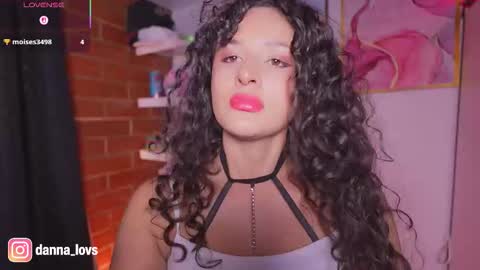 Danna Lovs online show from September 25, 2025, 5:49 pm