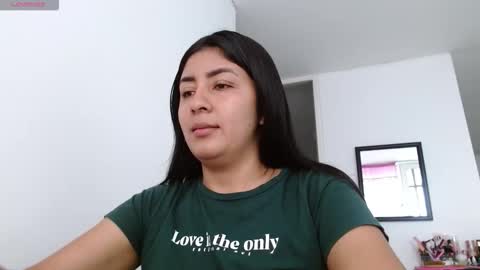 Danna online show from December 4, 2025, 8:28 pm