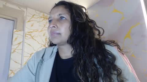 danna_sg online show from June 10, 2026, 2:56 am