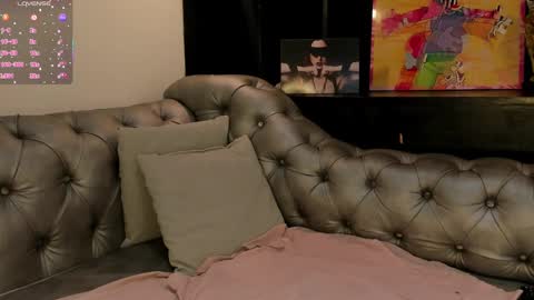 Danna  online show from October 1, 2025, 4:46 pm