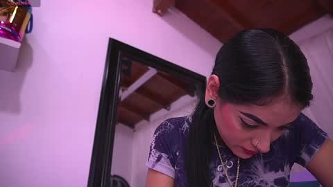 Danna Berlin  online show from September 19, 2025, 7:25 pm