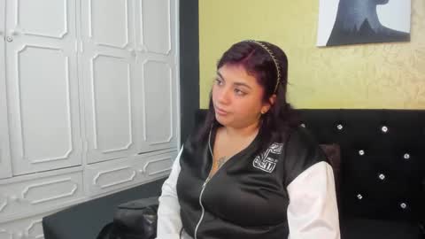 Danna Garza online show from March 8, 2025, 4:34 am