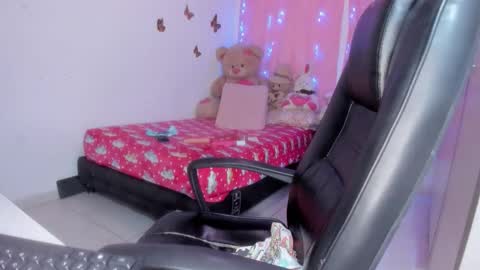 Danna Sofia jeins online show from January 8, 2026, 1:24 pm