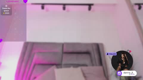 Danna online show from April 6, 2026, 8:10 pm