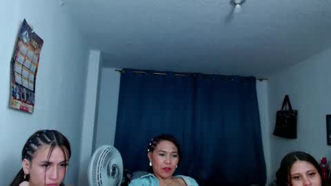 Snapshot of dannamomcerrat chatting on February 11, 2025, 3:50 am dannamomcerrat online show from February 11, 2025, 3:50 am