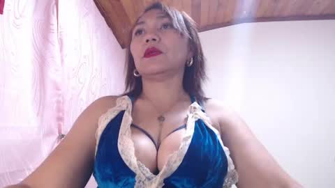 dannamomcerratt online show from April 16, 2026, 1:39 am