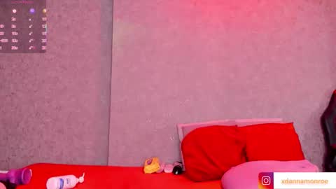 Danna Monroe  online show from December 17, 2025, 11:38 am