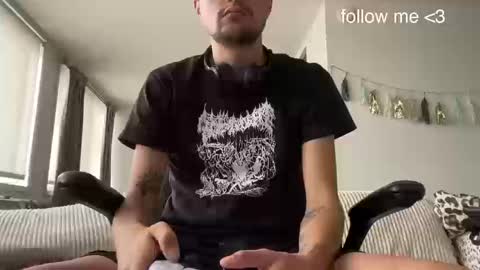 Snapshot of dannywalter789 chatting on September 21, 2025, 2:40 pm Danny online show from September 21, 2025, 2:40 pm