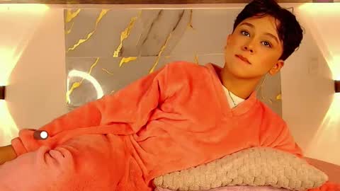 dante_bre online show from September 12, 2025, 12:38 pm