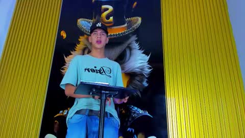 dante_brown1 online show from November 14, 2025, 10:07 pm