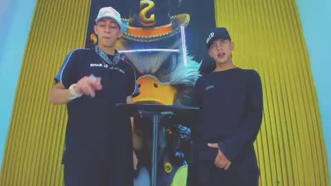 dante_brown1 online show from December 3, 2025, 5:26 am