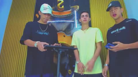 dante_brown1 online show from December 5, 2025, 5:27 am