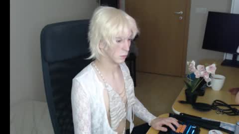 Snapshot of dante_twink__ chatting on February 9, 2026, 6:23 pm Dante online show from February 9, 2026, 6:23 pm