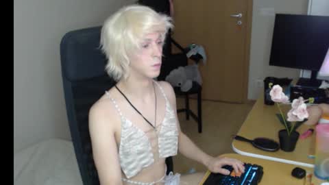 Snapshot of dante_twink__ chatting on February 14, 2026, 6:37 pm Dante online show from February 14, 2026, 6:37 pm