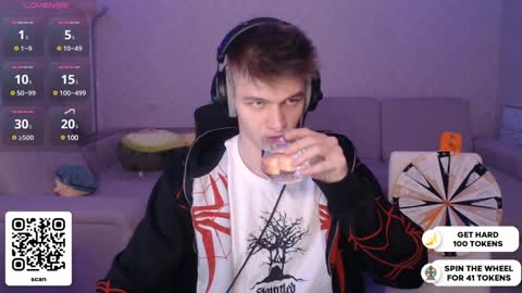 Snapshot of dantebigboi chatting on December 28, 2024, 5:57 pm Daniel online show from December 28, 2024, 5:57 pm