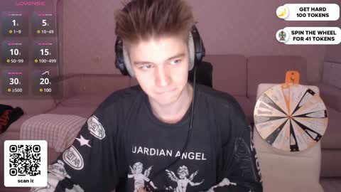 Snapshot of dantebigboi chatting on January 4, 2025, 4:22 pm Daniel online show from January 4, 2025, 4:22 pm