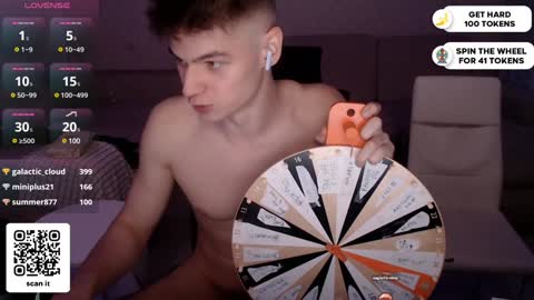 Snapshot of dantebigboi chatting on January 14, 2025, 1:04 am Daniel online show from January 14, 2025, 1:04 am