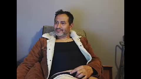 dantehot82 online show from January 24, 2025, 5:32 pm