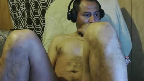 dantehot82 online show from February 9, 2025, 8:33 am