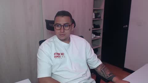 dantevesper online show from April 19, 2026, 4:01 am