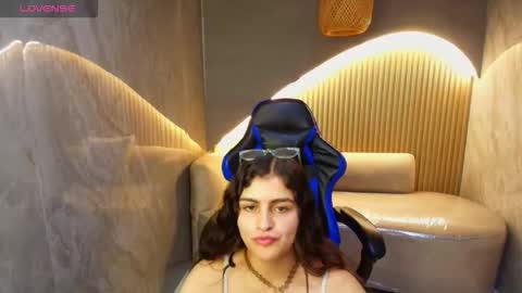 Snapshot of dany_r_ chatting on October 20, 2025, 1:00 pm Dany online show from October 20, 2025, 1:00 pm