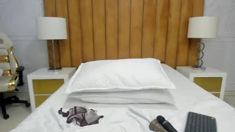 Snapshot of daphne81_ chatting on February 6, 2025, 6:08 am Daphne online show from February 6, 2025, 6:08 am