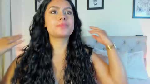 Antonella Mora online show from November 10, 2025, 12:48 pm