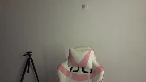 daphne_grayy online show from March 23, 2026, 12:09 pm