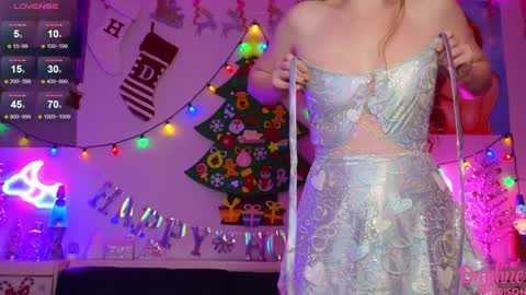 Snapshot of daphnemadison chatting on December 28, 2024, 10:34 pm Daphne Madison online show from December 28, 2024, 10:34 pm