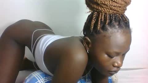 ESTHER online show from February 17, 2026, 5:04 am