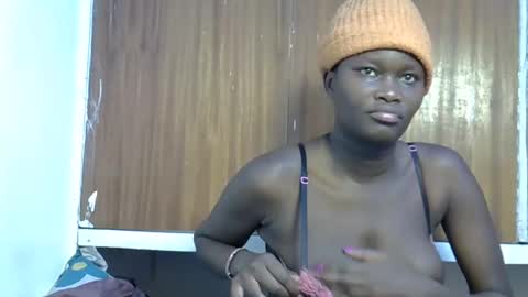 Snapshot of dare_daisy chatting on October 19, 2025, 12:44 am dare_daisy online show from October 19, 2025, 12:44 am