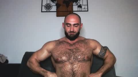 Dario  Muscel King online show from December 18, 2025, 7:42 pm