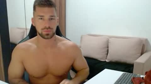 darius_94 online show from November 10, 2025, 5:17 am