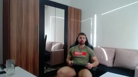 darius_94 online show from April 4, 2026, 5:16 am