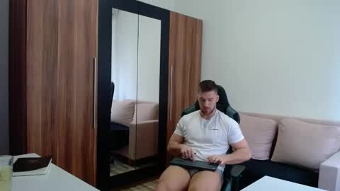 darius_94 online show from April 17, 2026, 6:38 am