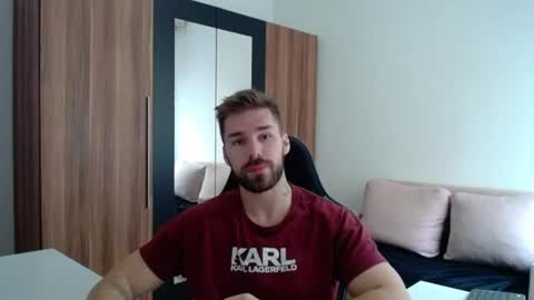 darius_94 online show from June 9, 2026, 7:09 am