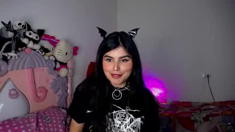 Moony online show from November 28, 2025, 7:44 am