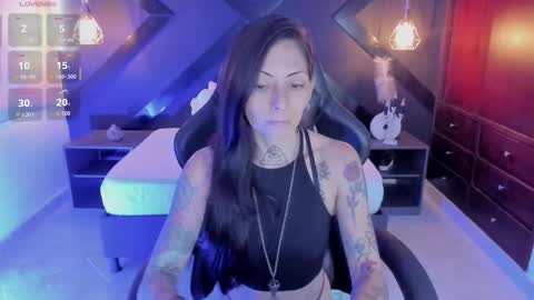 M I K A E L A online show from December 1, 2025, 7:08 pm